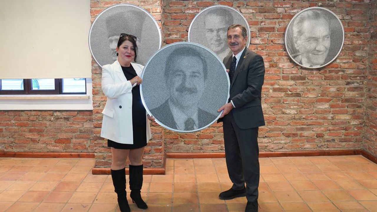 7 bin 200 metrelik iplerle hazırlandı; Eskişehir'de büyük ilgi görüyor