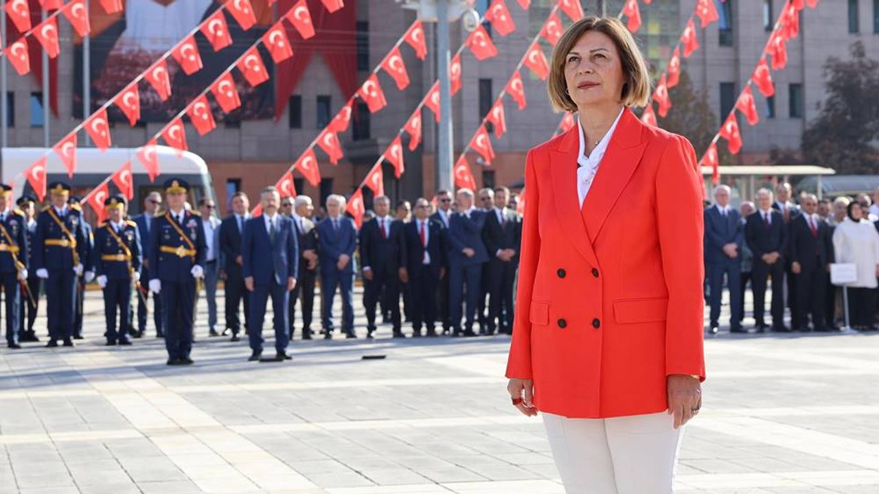 Ayşe Ünlüce: "Cumhuriyet bu topraklara gelen baharın adıdır"