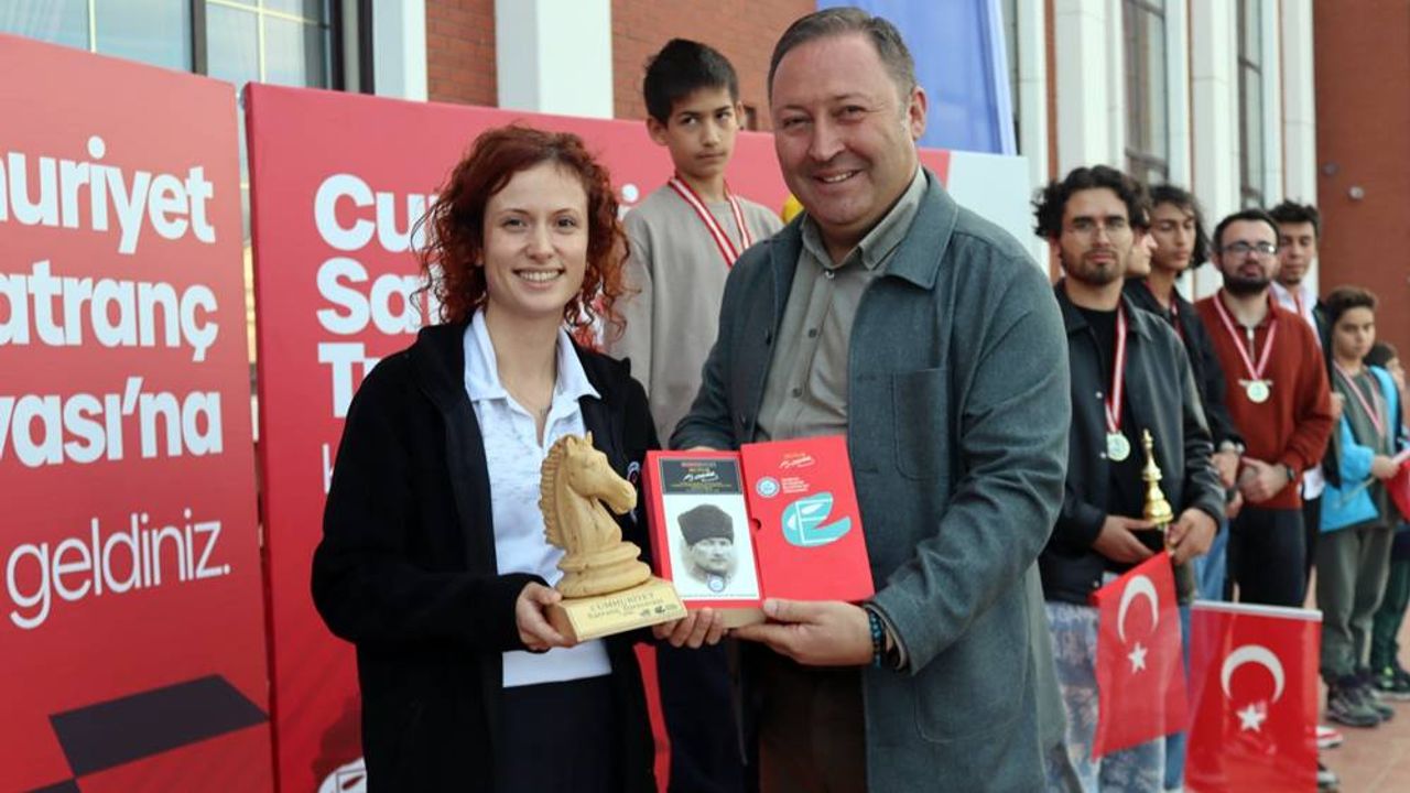 Eskişehir'de Cumhuriyet Satranç Turnuvası sona erdi