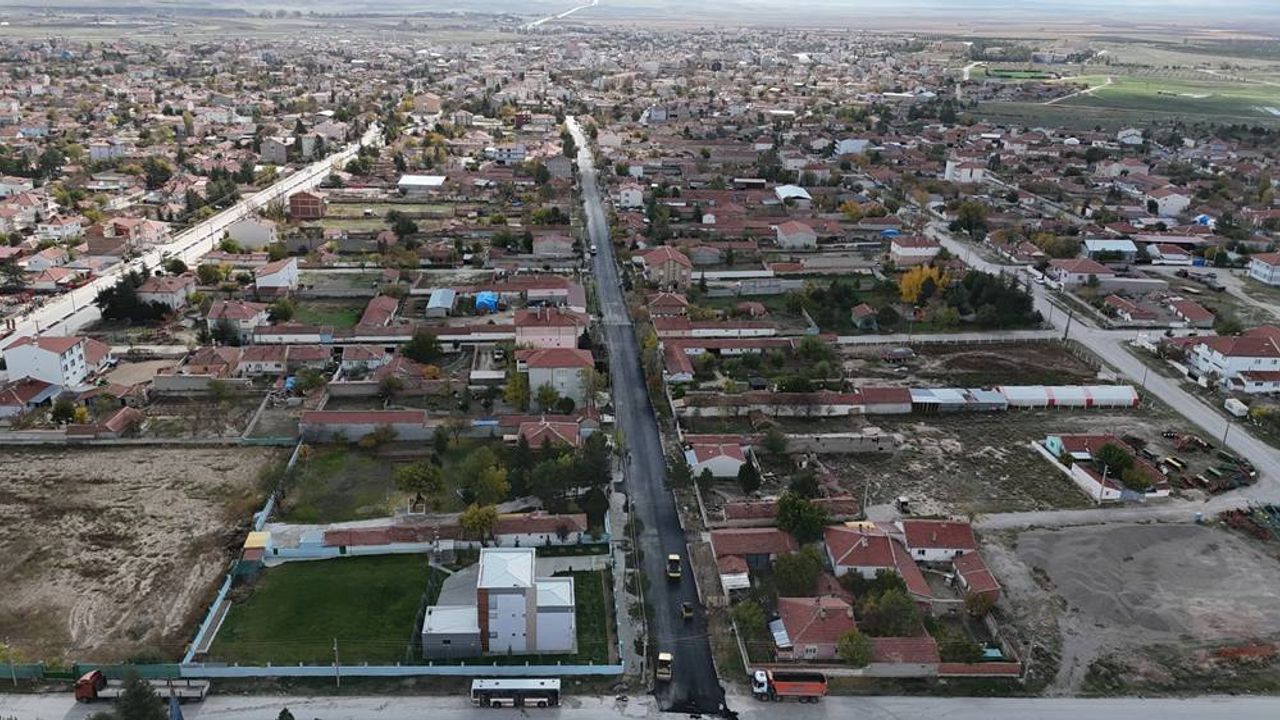 Eskişehir’in bir bölgede daha yollar yenilendi: 5 bin ton asfalt döküldü