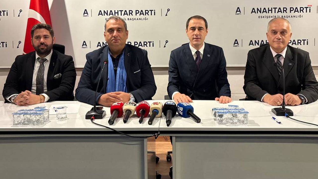 Hakan Tanrıöver: "Yılmaz Büyükerşen'in Eskişehir turizmi için çok vizyoner bakış açıları oldu"