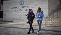 Anadolu Üniversitesi’nde mezuniyet heyecanı başlıyor: Tören takvimi açıklandı