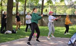 Eskişehirliler parklara akın ederek spor yapıyor!