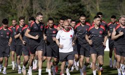 A Milli Takım'da forma giyen 2 futbolcu geçici olarak Ümit Milli Takım'a gönderildi!