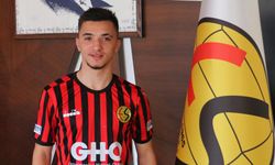 Eskişehirspor'da vedalar devam ediyor; Genç oyuncu da ayrıldığını açıkladı!