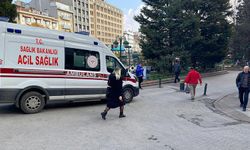 Eskişehir'de açılmayan duba ambulansa sorun çıkardı