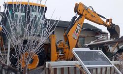 Eskişehir'de hobi bahçeleri kar kış demeden yıkılıyor