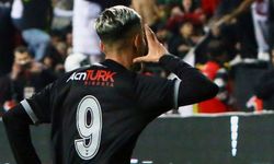 Bu sezon da Eskişehirspor formasıyla kupa kaldırmak istiyor