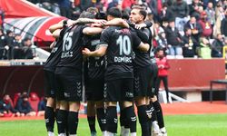 Eskişehirspor taraftarlarının fark beklediği maçta 1-0'lık galibiyet