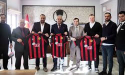 Eskişehirspor yönetimi Eskişehir L Tipi Kapalı Ceza İnfaz Kurumunu ziyaret etti