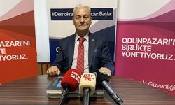 Eskişehir'de Alanönü Mahallesi Muhtarı Hüseyin Özat sorunları tek tek anlatıp çözüm istedi