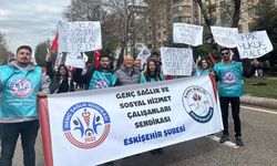 Genç Sağlık Sendikası Eskişehir'de sahada; "Her şeyin temeli adalet, liyakat ve hakikattır"