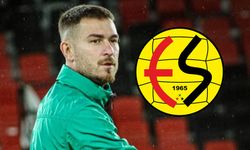 Son olarak Sakaryaspor forması giymişti; İsmi Eskişehirspor ile anılıyor