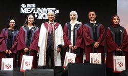 Eskişehir Teknik Üniversitesi’nde mezuniyet coşkusu: Binlerce öğrenci kep attı