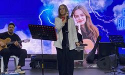 Eskişehir’de Ülkü Ocakları'ndan eşsiz gece; Ali Kınık ve Burçe Bozkurt da sahne aldı