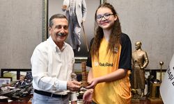 Eskişehir'den yeni bir yıldız voleybolcu daha çıkıyor; Vakıfbank genç yaşta kadrosuna kattı bile