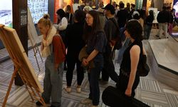 Eskişehir’in hamam kültürü bu kez sanata dönüştü; Yeni bir sergi daha açıldı