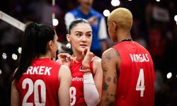 Milli voleybolcu Zehra Güneş'in gözüne ne oldu; Geçmiş olsun Zehra
