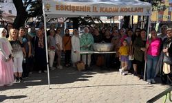 AK Parti Eskişehir İl Kadın Kolları'ndan 5 bin kişiye aşure ikramı