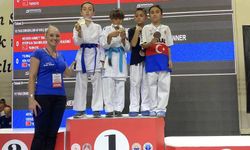 Eskişehirli karateciler Bursa’dan madalyalar ile dönüyorlar