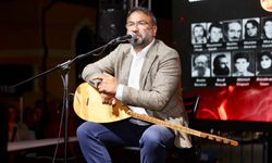 Tolga Sağ Eskişehir'de sahneye çıktı; Binlerce kişi yakından takip etti