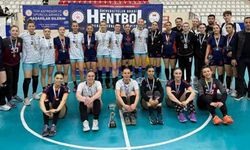 Anadolu Üniversitesi Kadın Hentbol Takımı namağlup şampiyon oldu