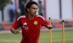 Galatasaray ve Samsunspor altyapılarında forma giymişti; Eskişehirspor ile sözleşme imzaladı
