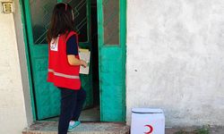 Eskişehir'de ihtiyaç sahiplerine yardım paketleri ulaştırıyorlar