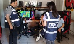 Eskişehir’de okul çevrelerinde denetimler sürüyor; Şüpheli görülen kişiler sorgulandı