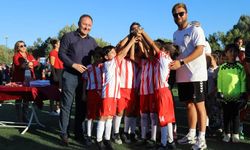 Eskişehir'de Zaferden Kurtuluşa Mini Minikler Futbol Şenliği'ne yoğun ilgi