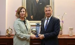 Eskişehir Büyükşehir Belediye Başkanı Ayşe Ünlüce'ye anlamlı ödül
