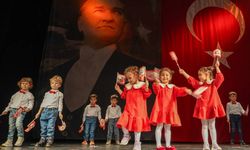 Eskişehir'de çocuklar Cumhuriyet’in 102. yıl dönümünü coşkuyla kutladı