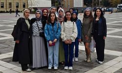 Eskişehir'e üniversite okumaya gelen gençlere şehri gezdirdiler