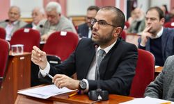 Emre Genç: "TOKİ herkes için uygulanması gereken yasaları arkadan dolaşıyor"