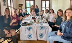 Eskişehir'de kadınlar geri dönüşüm malzemeleri ile küpe tasarladılar