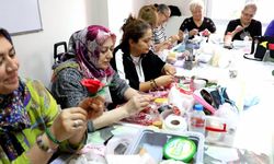 Eskişehir'de kadınlar hem beceri kazanıyor hem gelir elde ediyor