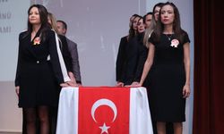 Eskişehir'de Öğretmenler Günü için düzenlenen programa yoğun ilgi