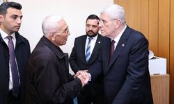 İYİ Parti Eskişehir teşkilatı Genel Başkan Müsavat Dervişoğlu’nu makamında ziyaret etti