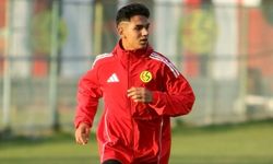 Eskişehirspor 2006 doğumlu genç yıldızı kadrosuna kattı