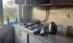 Mutfakta başlayan yangın itfaiye ekiplerinin hızlı müdahalesiyle söndürüldü