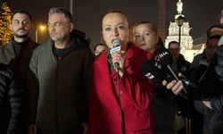 Nesrin Çiçek: "Sosyal demokratlıktan, halktan bahsediyorsanız, yıkacaksınız o kafesleri"