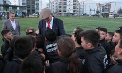 Odunpazarı Belediye Başkanı Kazım Kurt'tan 43 çocuğa anlamlı destek