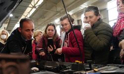 Eskişehir'de kadınlara yönelik araba bakım kursuna yoğun ilgi