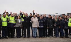 Eskişehir'de kar ile mücadele eden ekiplere Ayşe Ünlüce'den anlamlı destek