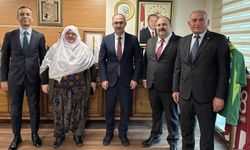 Eskişehir'de bazı ilçelere yeni halı sahalar yapılacak; Ankara'da önemli bir görüşme yapıldı