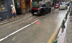 Eskişehir’de etkili olan sağanak yağmur zor anlar yaşattı