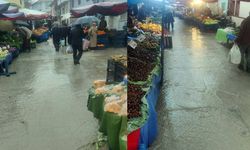 Eskişehir'de her yağmur yağdığında benzer manzaralar; Esnaf çözüm bekliyor