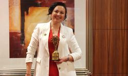 Eskişehirli öğretmen Seda Gökmen'e Dubai’de anlamlı ödül