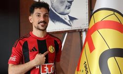 Eskişehirspor kadrosunu önemli takviye; Sol bek oyuncusu imzayı attı
