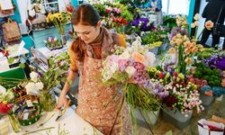 Çiçekçilerde 14 Şubat hareketliliği başladı; İşte en çok tercih edilen çiçekler
